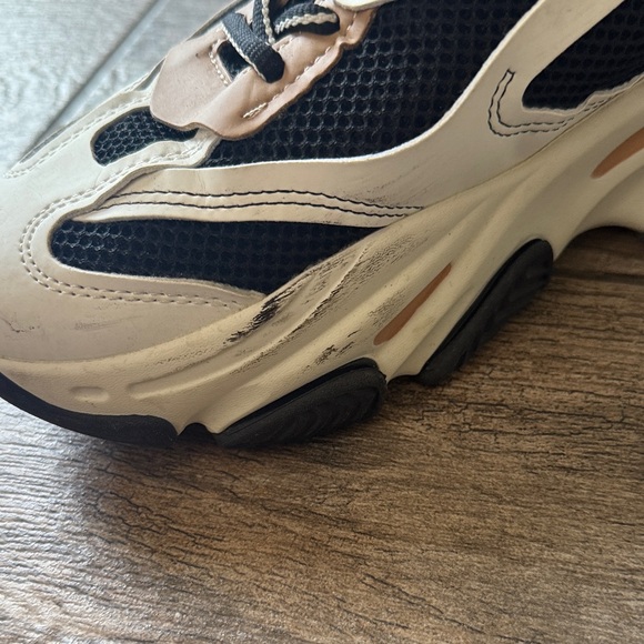 Steve Madden Women’s Black, White, and Brown Sneakers - Picture 3 of 8